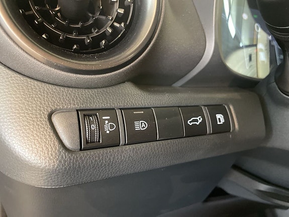 Toyota C-HR 12 of 15
