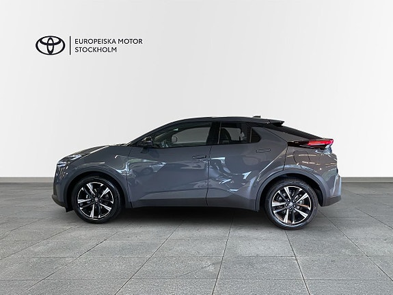Toyota C-HR 3 of 15