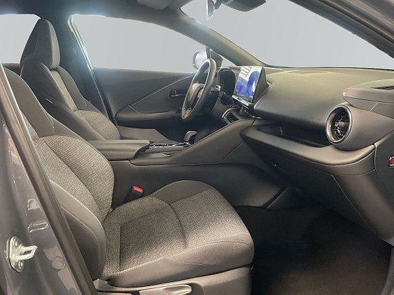 Toyota C-HR 6 of 15