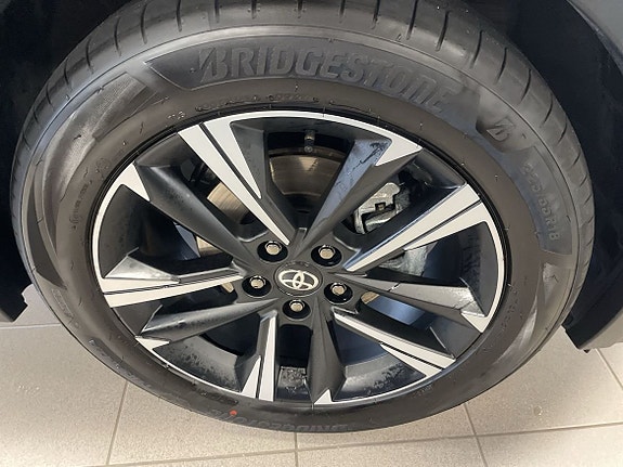 Toyota C-HR 11 of 15