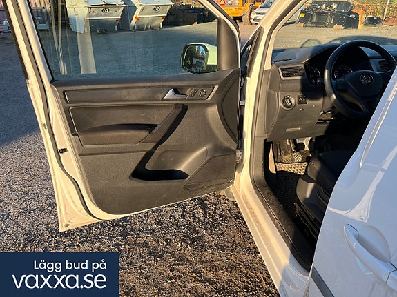 Volkswagen Caddy 21 of 30