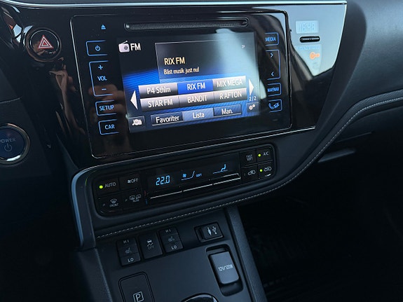 Toyota Auris 10 of 15