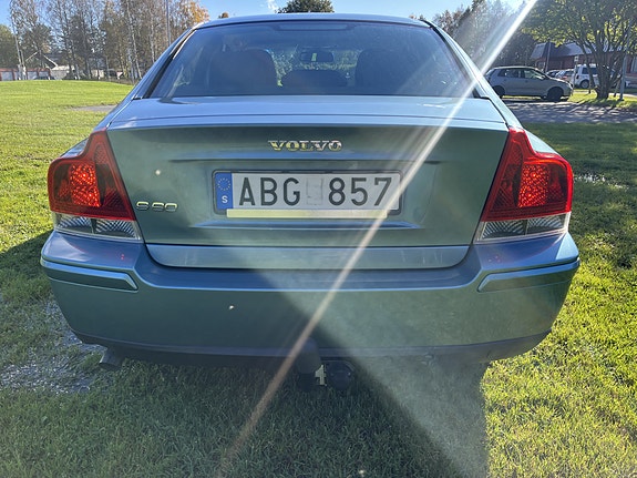 Volvo S60 4 of 6