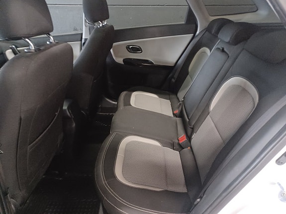 Kia Ceed 17 of 19