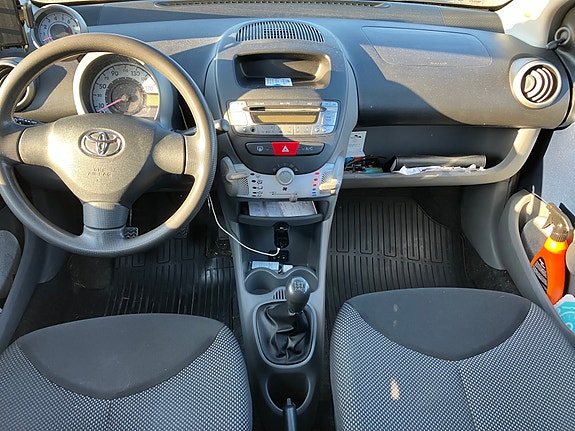 Toyota Aygo 7 of 13
