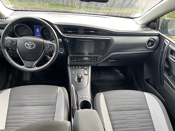 Toyota Auris 6 of 21