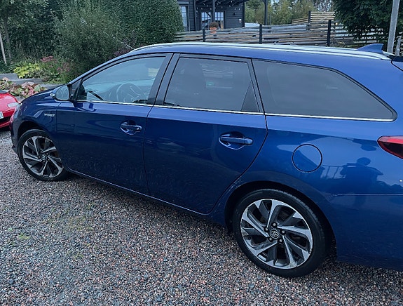 Toyota Auris 3 of 21