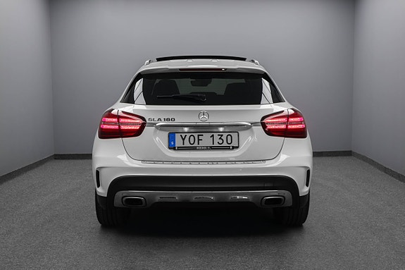 Mercedes-Benz GLA180 6 of 24