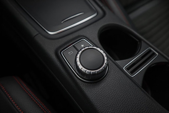 Mercedes-Benz GLA180 21 of 24
