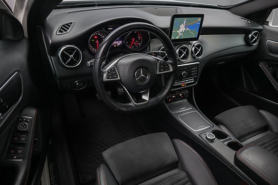 Mercedes-Benz GLA180 10 of 24