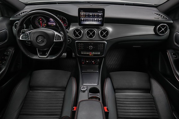 Mercedes-Benz GLA180 2 of 24
