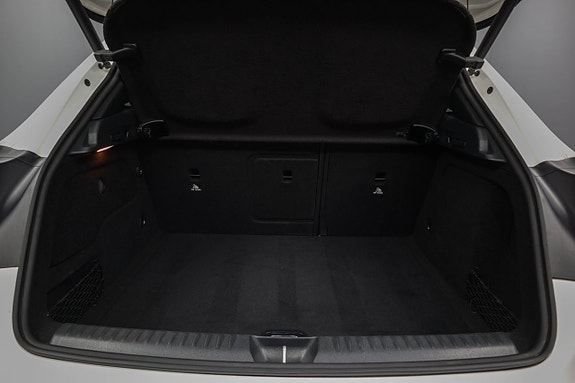 Mercedes-Benz GLA180 23 of 24