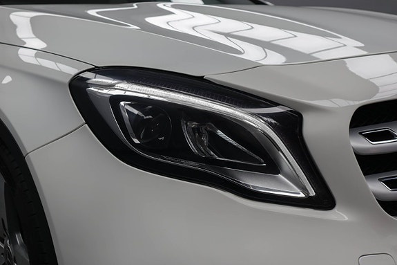 Mercedes-Benz GLA180 9 of 24