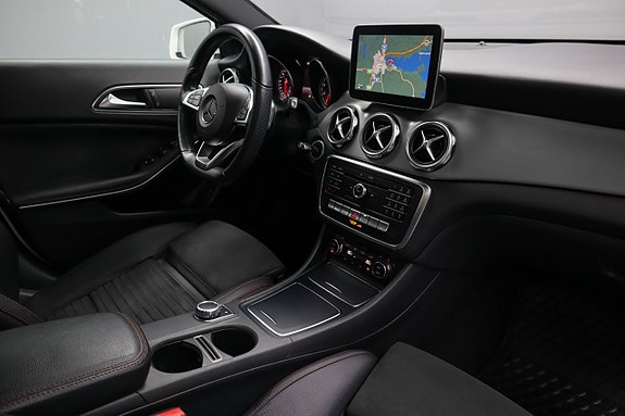 Mercedes-Benz GLA180 12 of 24