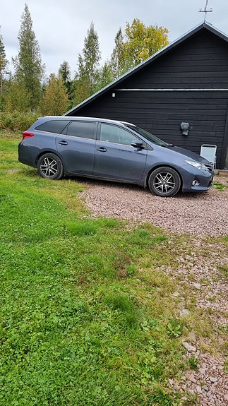 Toyota Auris 3 of 17