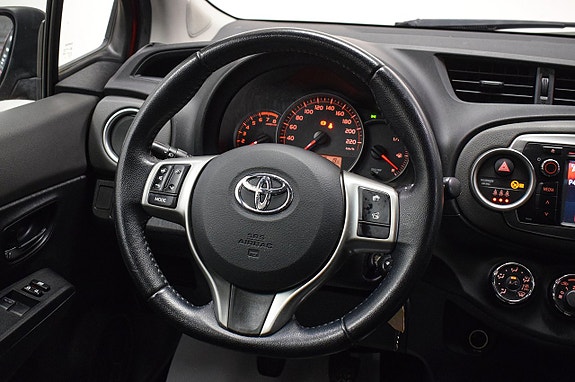 Toyota Yaris 10 of 19