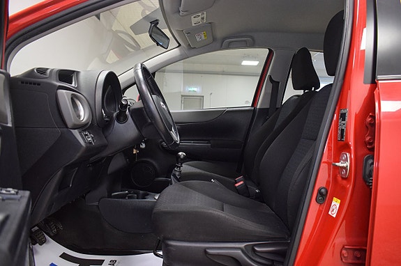 Toyota Yaris 6 of 19