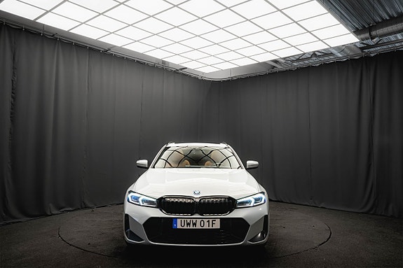 BMW 330e 4 of 28