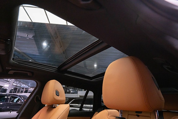 BMW 330e 12 of 28