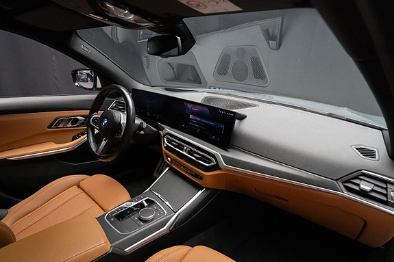 BMW 330e 16 of 28