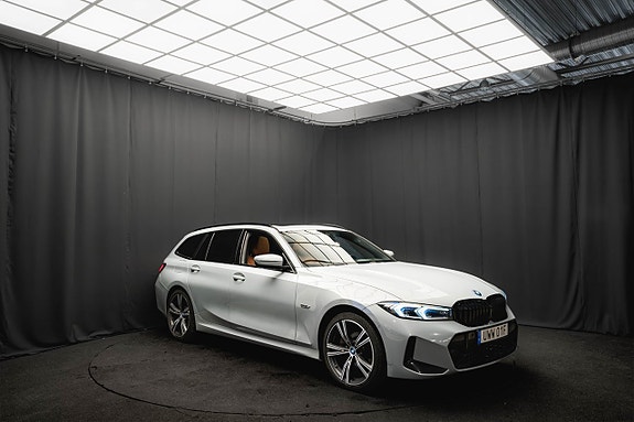 BMW 330e 5 of 28