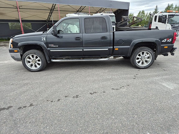 Chevrolet Silverado 2500 3 of 22