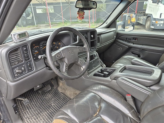 Chevrolet Silverado 2500 12 of 22