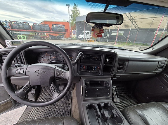 Chevrolet Silverado 2500 14 of 22