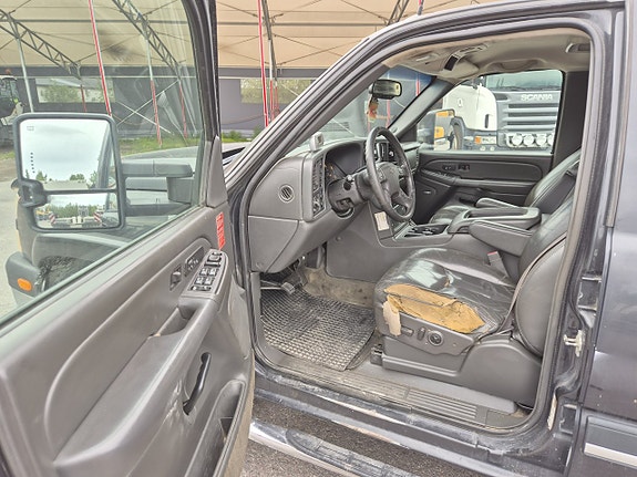 Chevrolet Silverado 2500 11 of 22