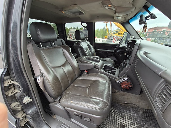 Chevrolet Silverado 2500 17 of 22