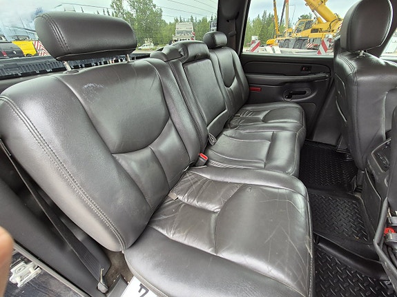Chevrolet Silverado 2500 19 of 22