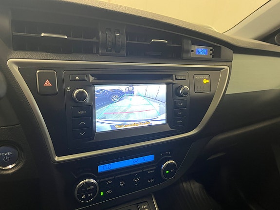 Toyota Auris 9 of 14