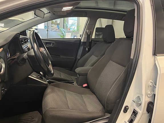 Toyota Auris 6 of 14