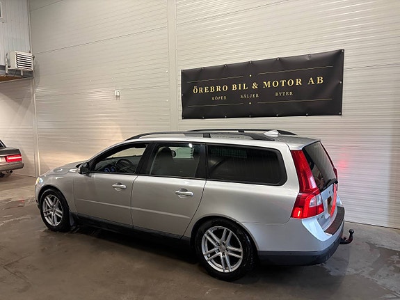 Volvo V70 3 of 7