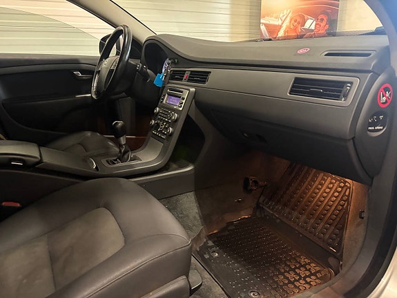 Volvo V70 6 of 7