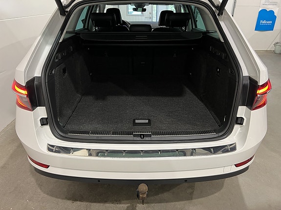 Skoda Superb 12 of 30