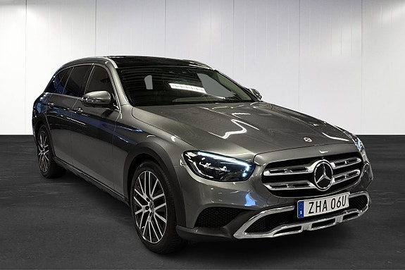 Mercedes-Benz E220 2 of 21