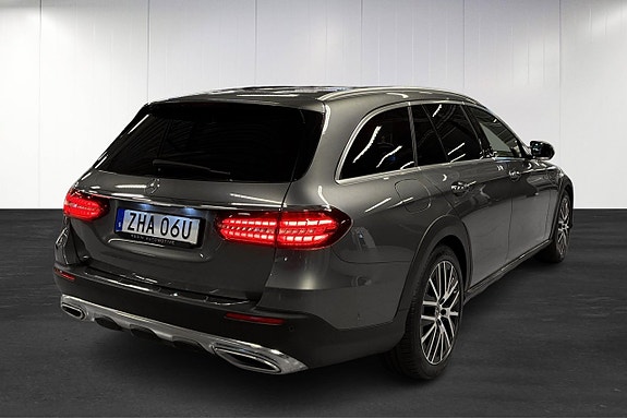 Mercedes-Benz E220 3 of 21