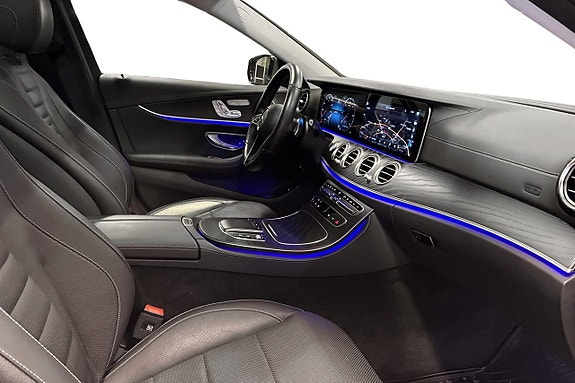 Mercedes-Benz E220 10 of 21