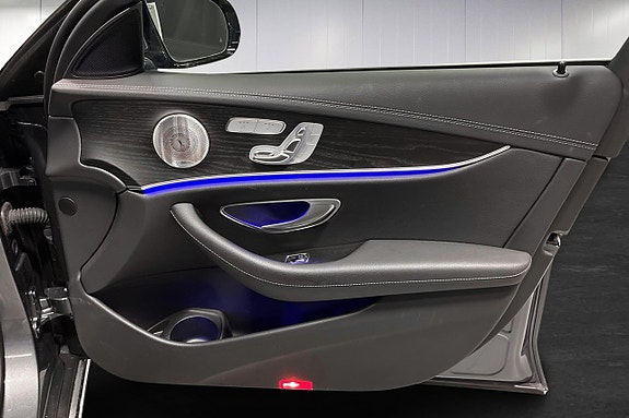 Mercedes-Benz E220 14 of 21