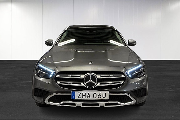 Mercedes-Benz E220 5 of 21