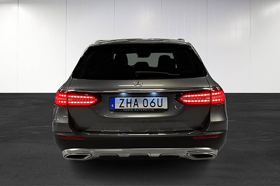 Mercedes-Benz E220 6 of 21