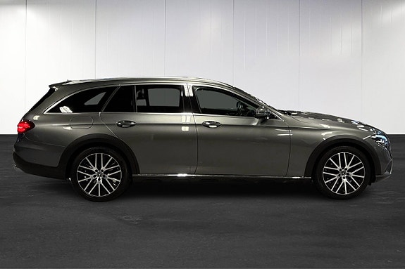 Mercedes-Benz E220 7 of 21