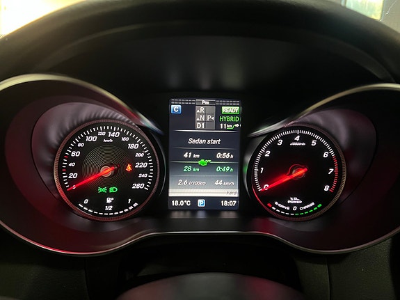 Mercedes-Benz C350 18 of 22