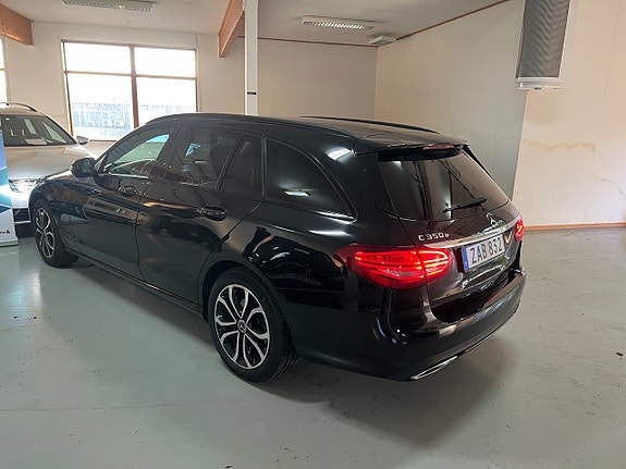 Mercedes-Benz C350 4 of 22