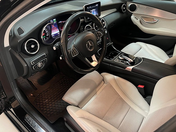 Mercedes-Benz C350 11 of 22