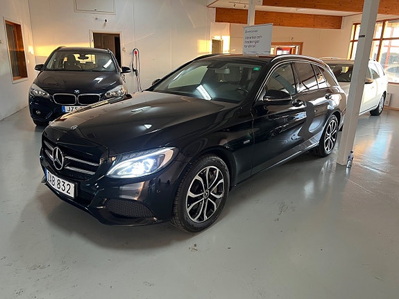Mercedes-Benz C350 3 of 22