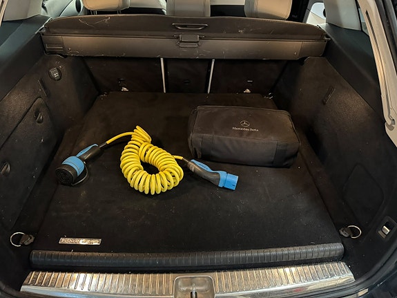 Mercedes-Benz C350 20 of 22