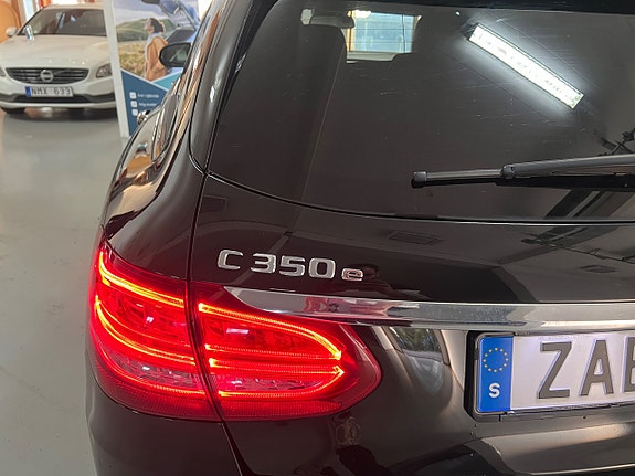 Mercedes-Benz C350 8 of 22