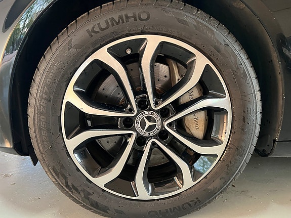Mercedes-Benz C350 9 of 22